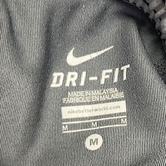 Nike Women’s Black/Gray Athletic Shorts with Built-in Drawstring Shorts- Medium - Picture 13 of 16